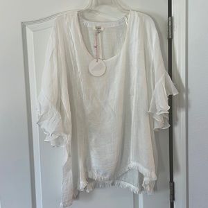 Umgee M/L white flowery blouse